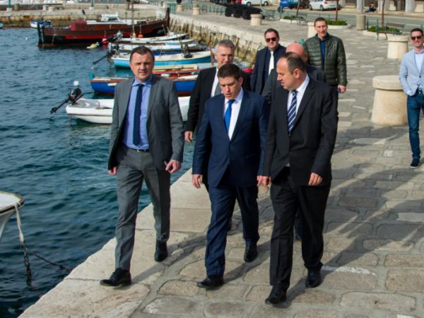 Ministar Butković obišao radove u luci Senj koje ministarstvo financira sa 4,5 milijuna kuna