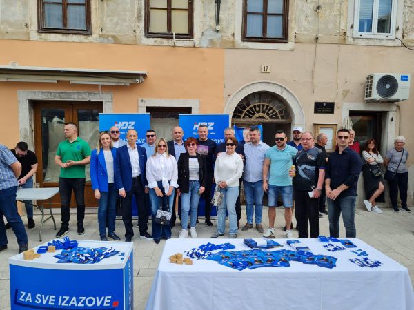 HDZ Senja organizirao druženje s građanima HDZ Senja organizirao druženje s građanima