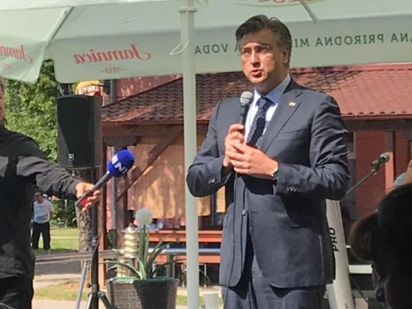 Predsjednik HDZ-a Andrej Plenković danas u Otočcu Predsjednik HDZ-a Andrej Plenković danas u Otočcu